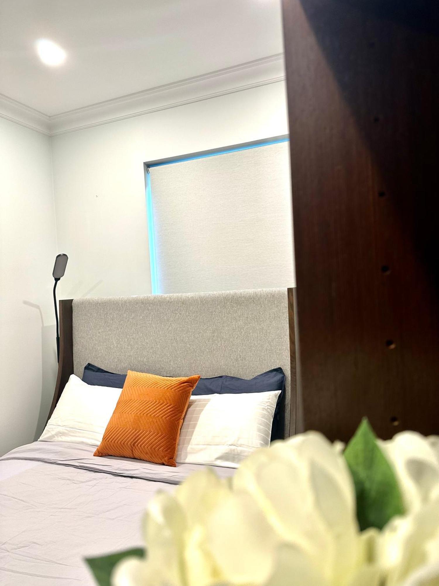 Private 1 Bed Accom With Bathroom In A 3 Bed Apartment - Melb Cbd, Regency Towers - Free Parking, Wifi And Pool Μελβούρνη Εξωτερικό φωτογραφία